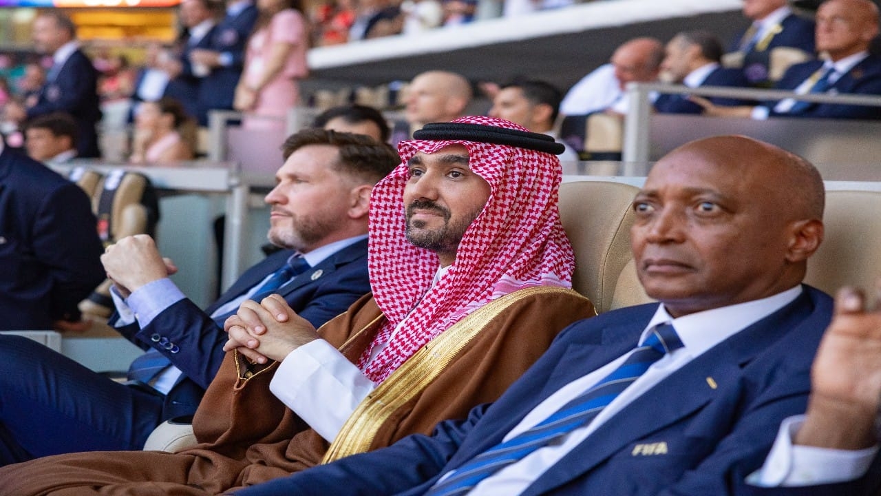 وزير الرياضة يشهد المباراة الافتتاحية لبطولة كأس العالم للأندية.. صور