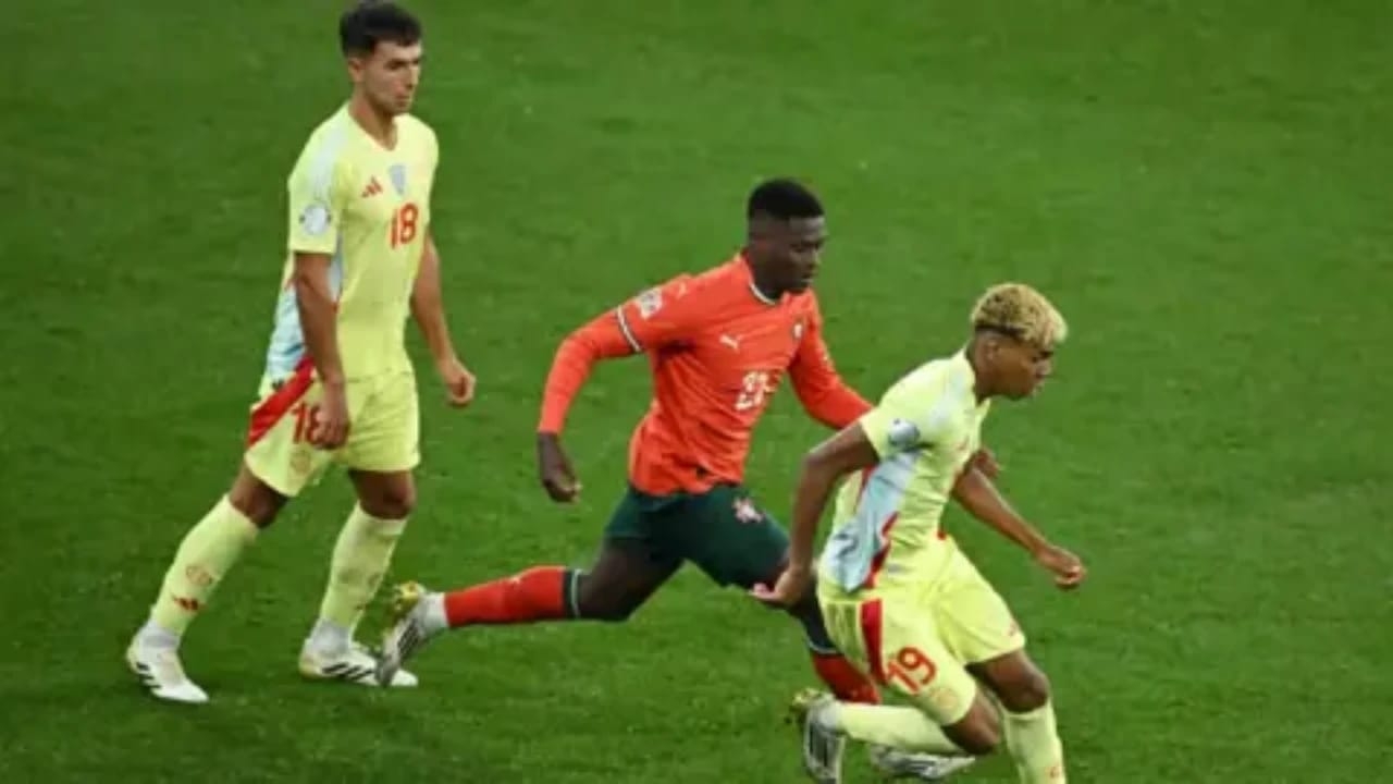 مشجع يمازح نجم البرتغال: يامال في جيبك؟.. فيديو