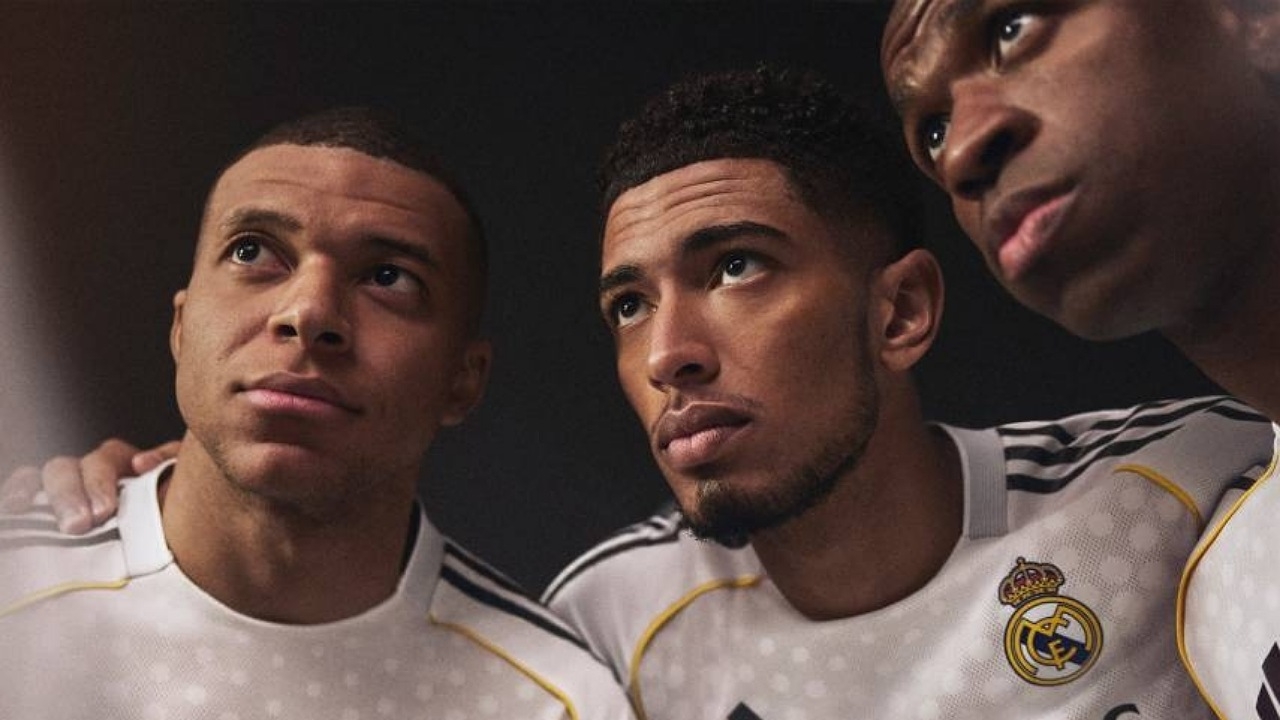 ريال مدريد يعلن عن قميصه الجديد الذي سيواجه به الهلال