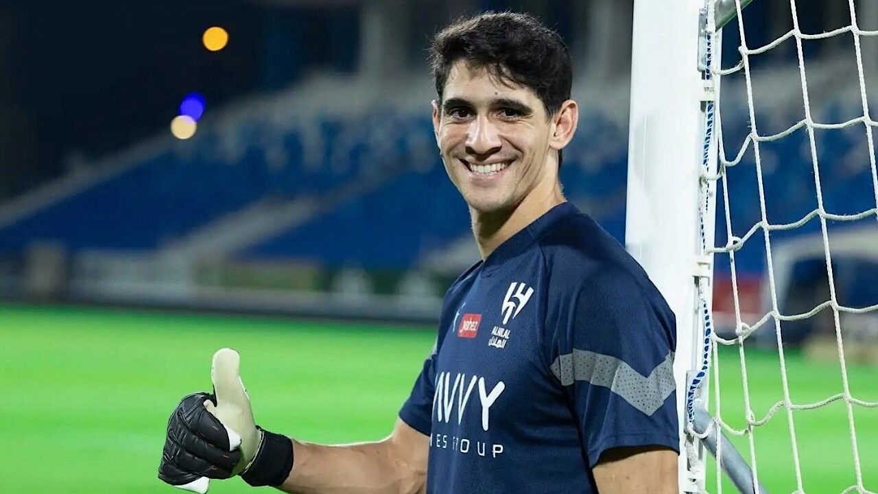 ياسين بونو يشيد بزملائه بعد التعادل مع ريال مدريد.. فيديو