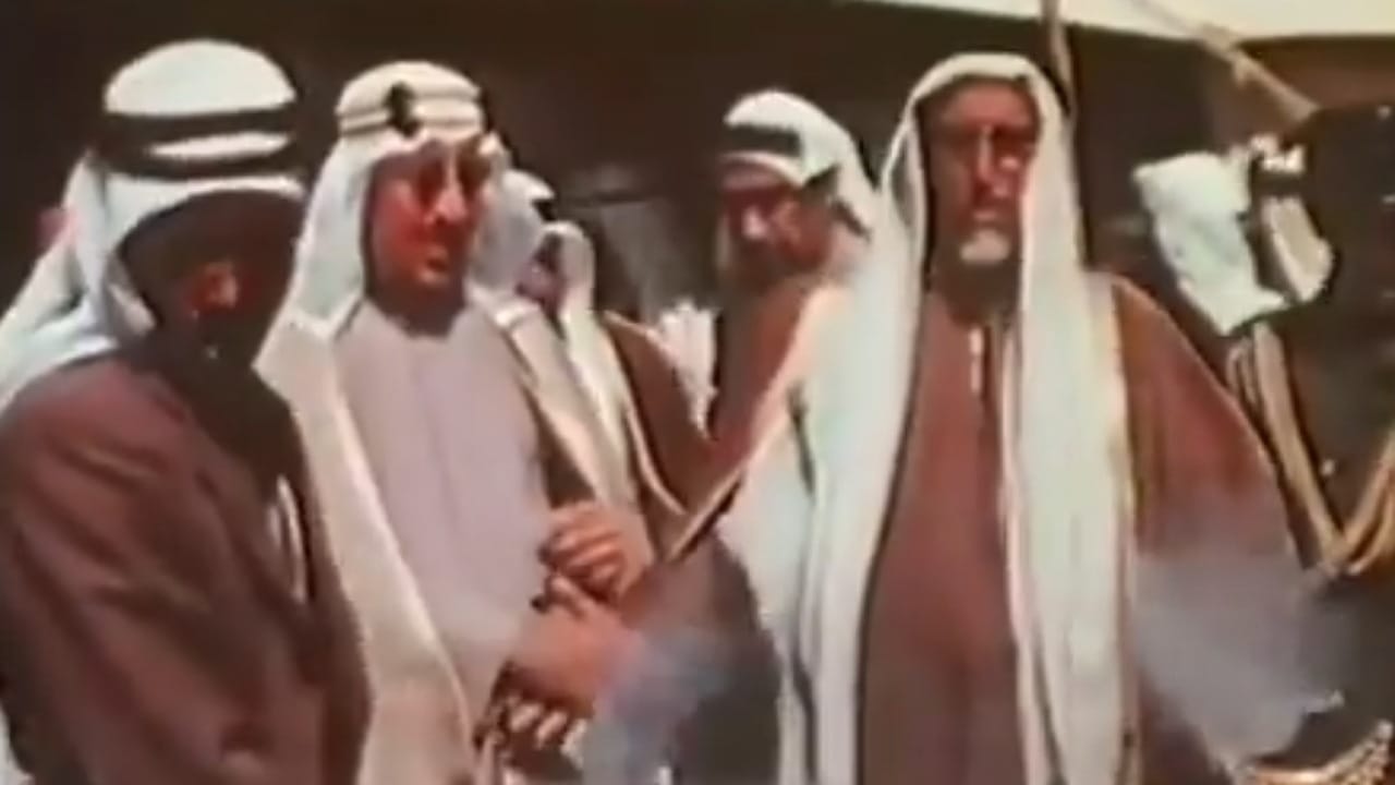 لقطات نادرة من زيارة الملك سعود إلى قطر.. فيديو