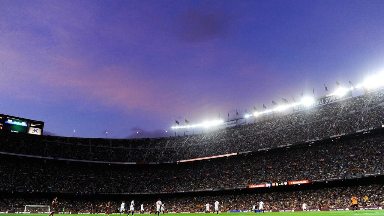 كامب نو ينقذ موسم برشلونة المالي حتى قبل افتتاحه