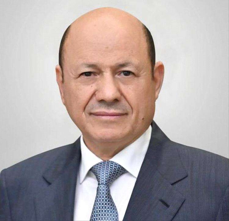 رئيس مجلس القيادة يطمئن على أحوال الحجاج اليمنيين