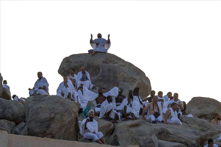 وزير الاوقاف:حجاج اليمن قاموا بهذا الامر