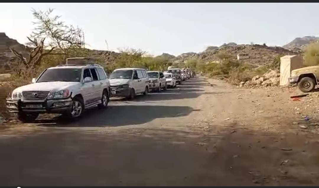 مليشيا الحوثي تنشئ نقطة جباية جديدة جنوب مدينة دمت عقب إعادة فتح طريق عدن