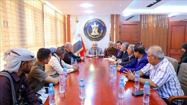 المجلس الانتقالي يدفع نحو فتح طريق ثرة الإستراتيجي