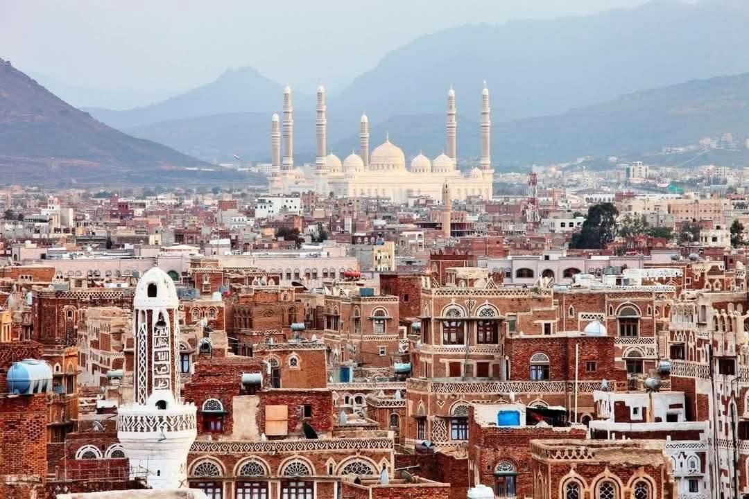 صحفي يشن هجوماً لاذعاً على الحـ.وثي