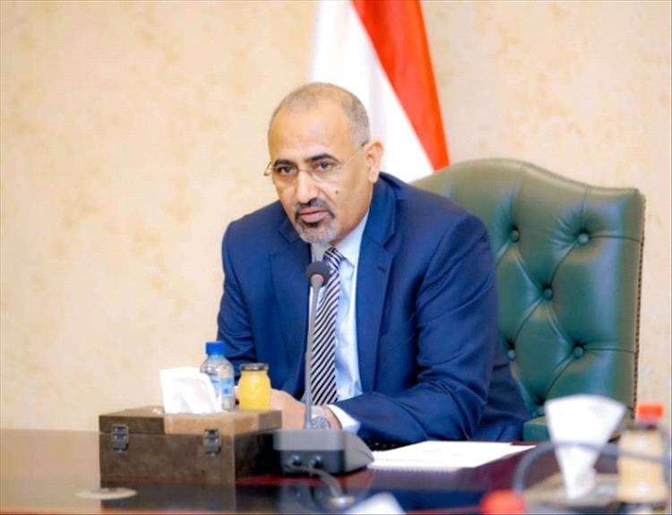 عيدروس يعزي بوفاة البيض