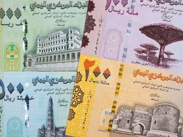 شاب يضيع مبلغ مالي فوق باص بكريتر