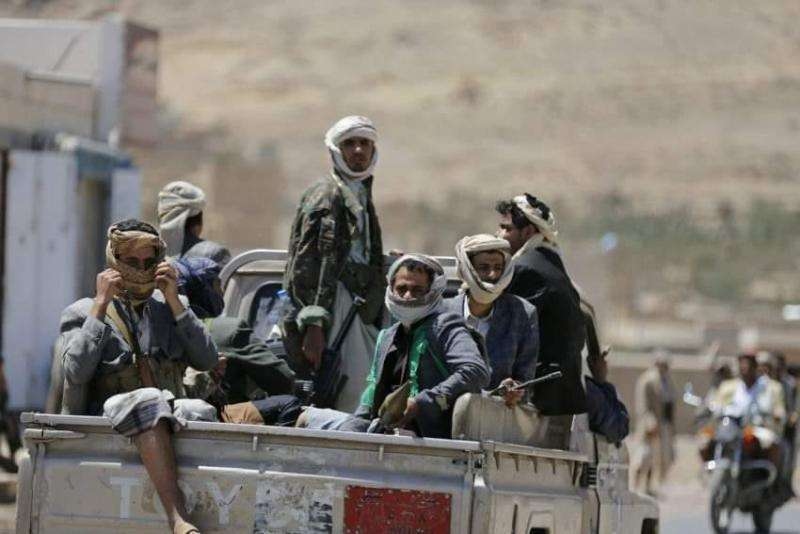 الحوثيون يطلقون حملة تعبئة إجبارية تطال أساتذة وأطباء ومعلمين