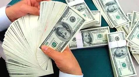 انتعاش سوق المضاربين بالعملة بعدن(صدمة)