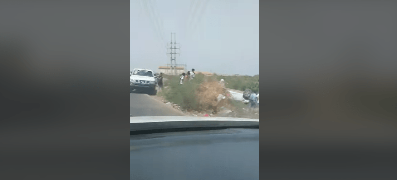 عاجل: انقلاب مركبة قبل قليل بعدن