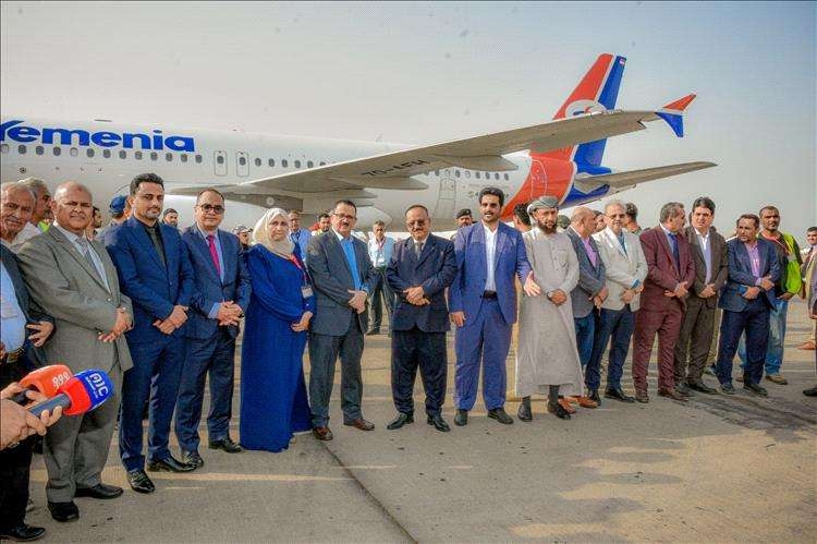 وزير النقل: الخطوط الجوية اليمنية ستبيع تذاكر السفر بالعملة الوطنية وستعيد النظر في أسعارها