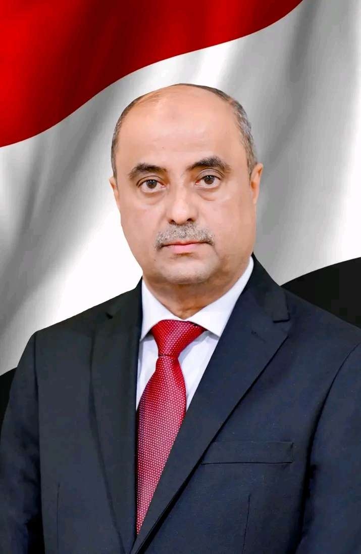 سالم بن بريك..و القرارات السيادية التي أوقفت نزيف الريال وأطلقت معركة التعافي الاقتصادي