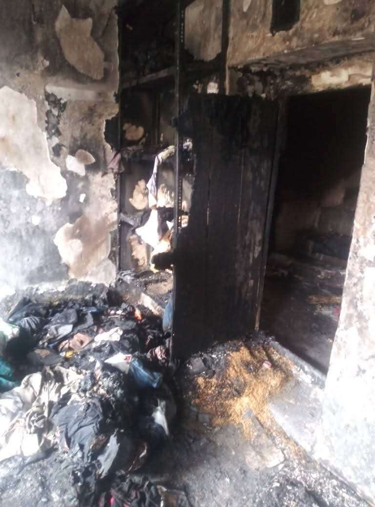 صحفي ينجو من الموت بأعجوبة هو وافراد اسرته ويوجه مناشدة