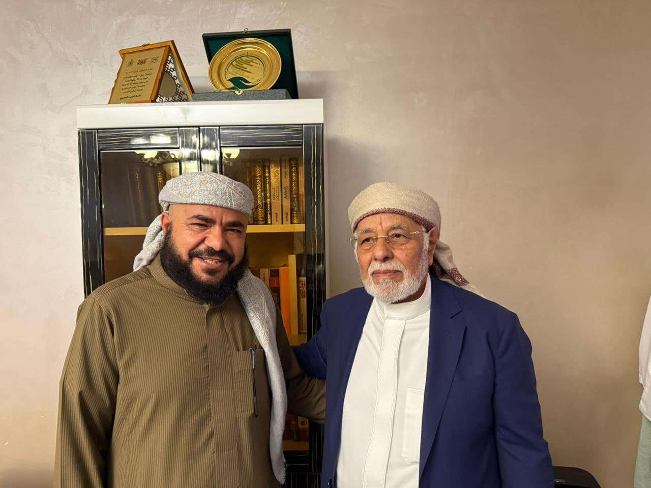 ظهور جديد لعلي محسن الأحمر