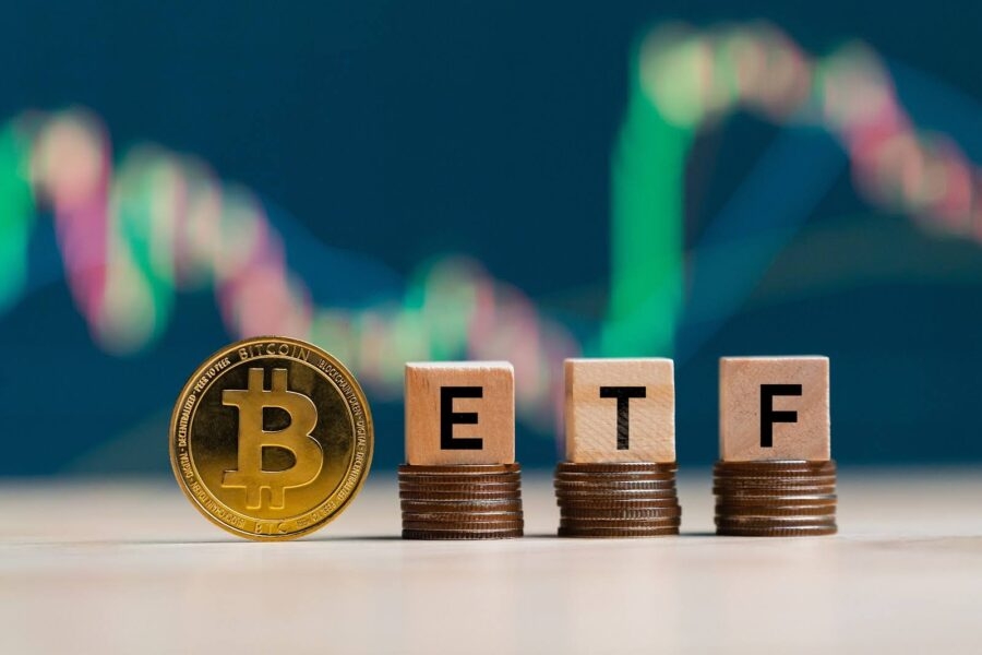 US Bitcoin ETFs near record month after $1.5B inflows in 2 days
