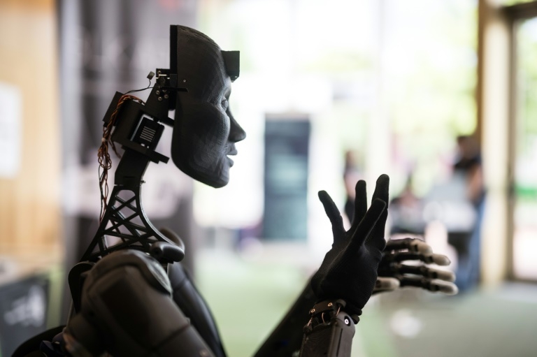 AI Executive Declares People 'Should Be Worried' About Losing Jobs to AI: Government Needs to 'Stop Sugar-Coating' It