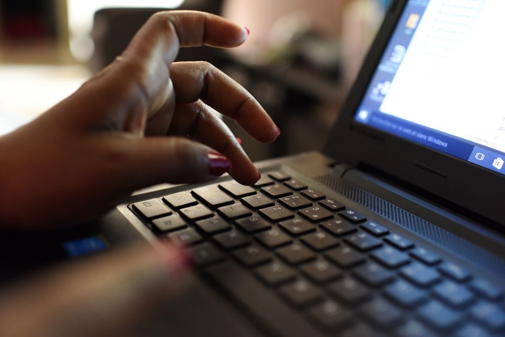 AI Startup Backed by Microsoft Revealed to Be 700 Indian Employees Pretending to Be Chatbots