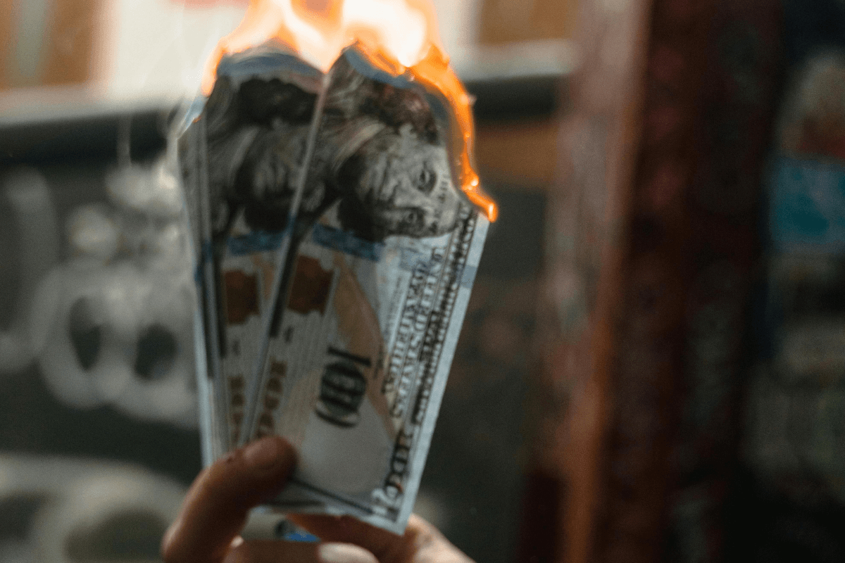US Economy Faces Tariff Turmoil: Growth Slows, Prices Soar!