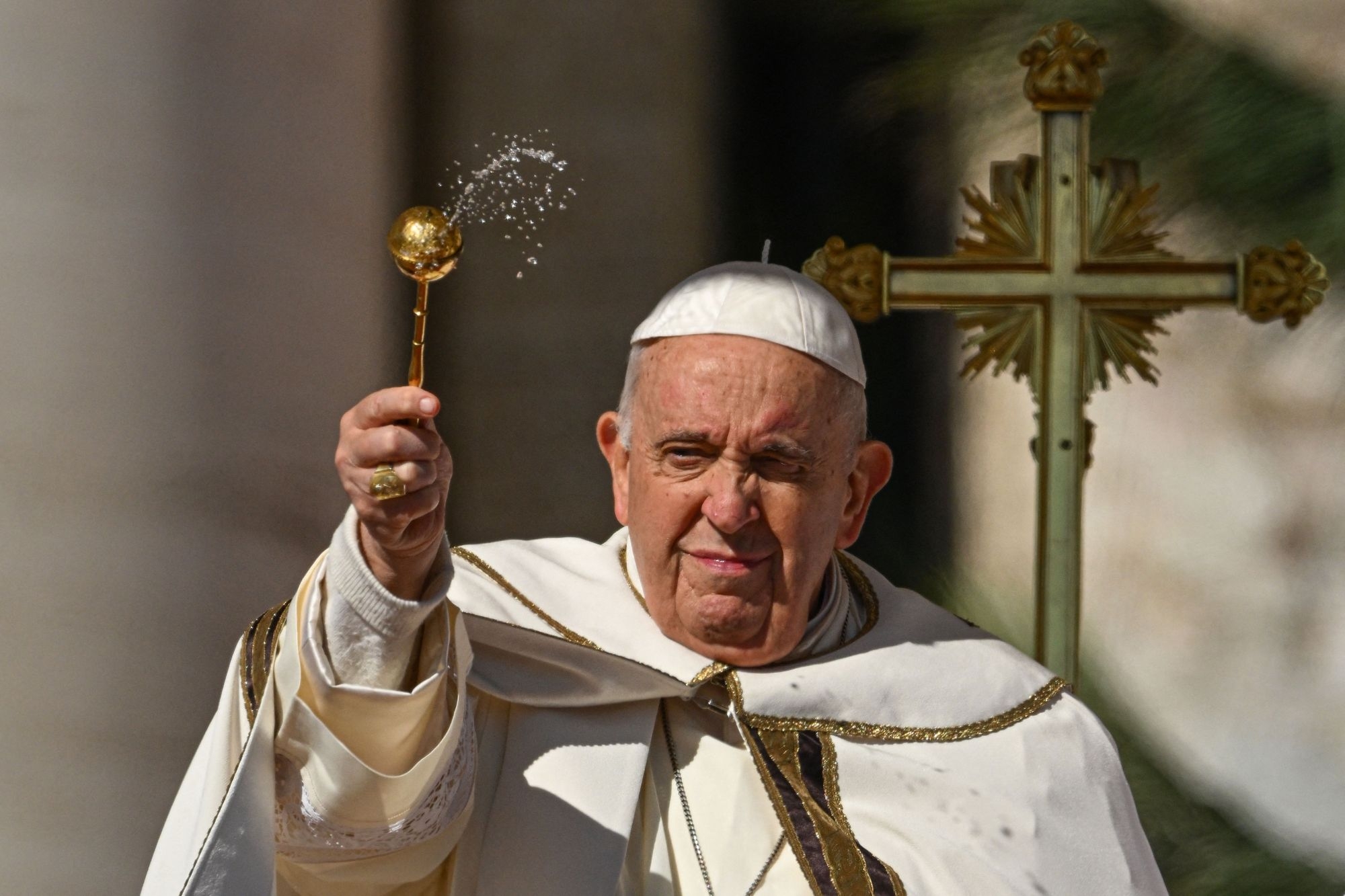 Pope Francis' Popemobile Prevented From Entering Gaza to Deliver Aid Despite Palestinians Facing 'Risk of Famine'