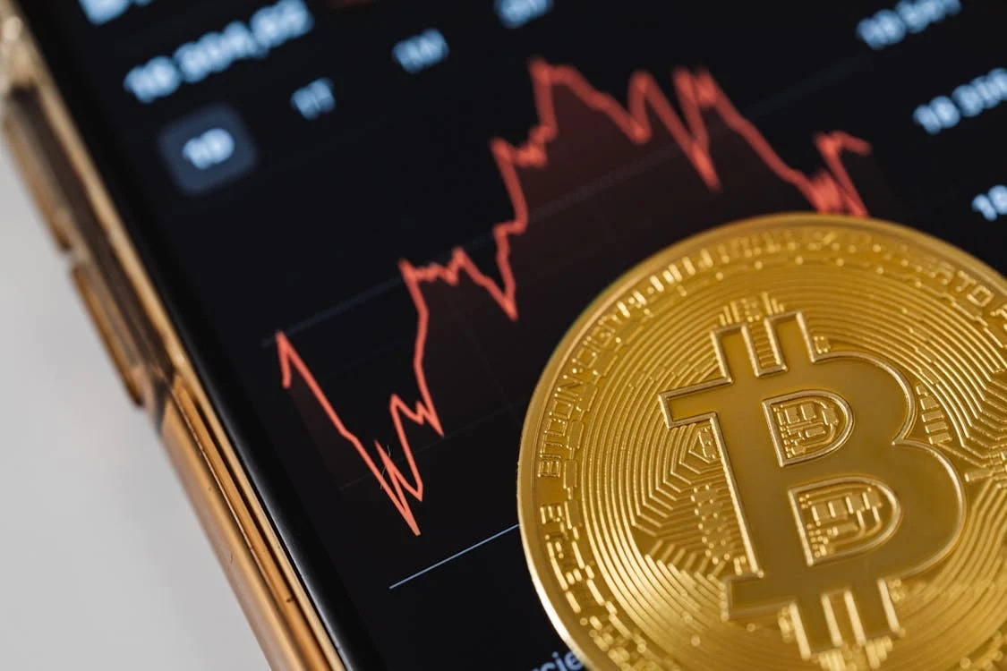 Crypto Market in Freefall After Israel's Strikes on Iran: Over $1 Billion Liquidated