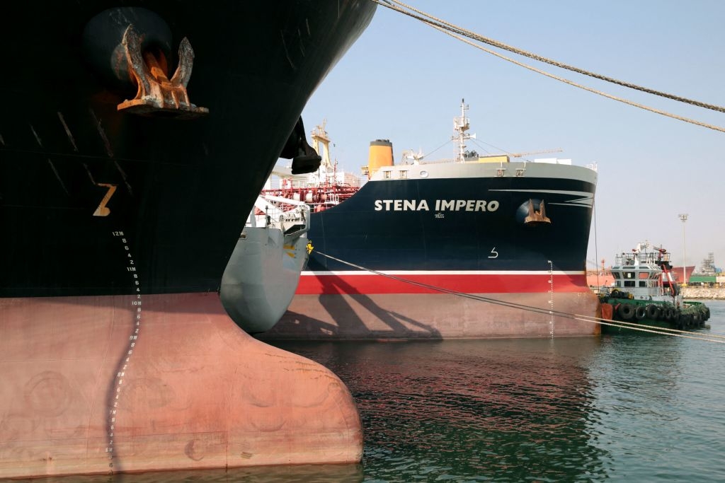 Oil Prices Jump Over 8%: Mukesh Sahdev Warns of a Looming Blockade of the Hormuz Strait