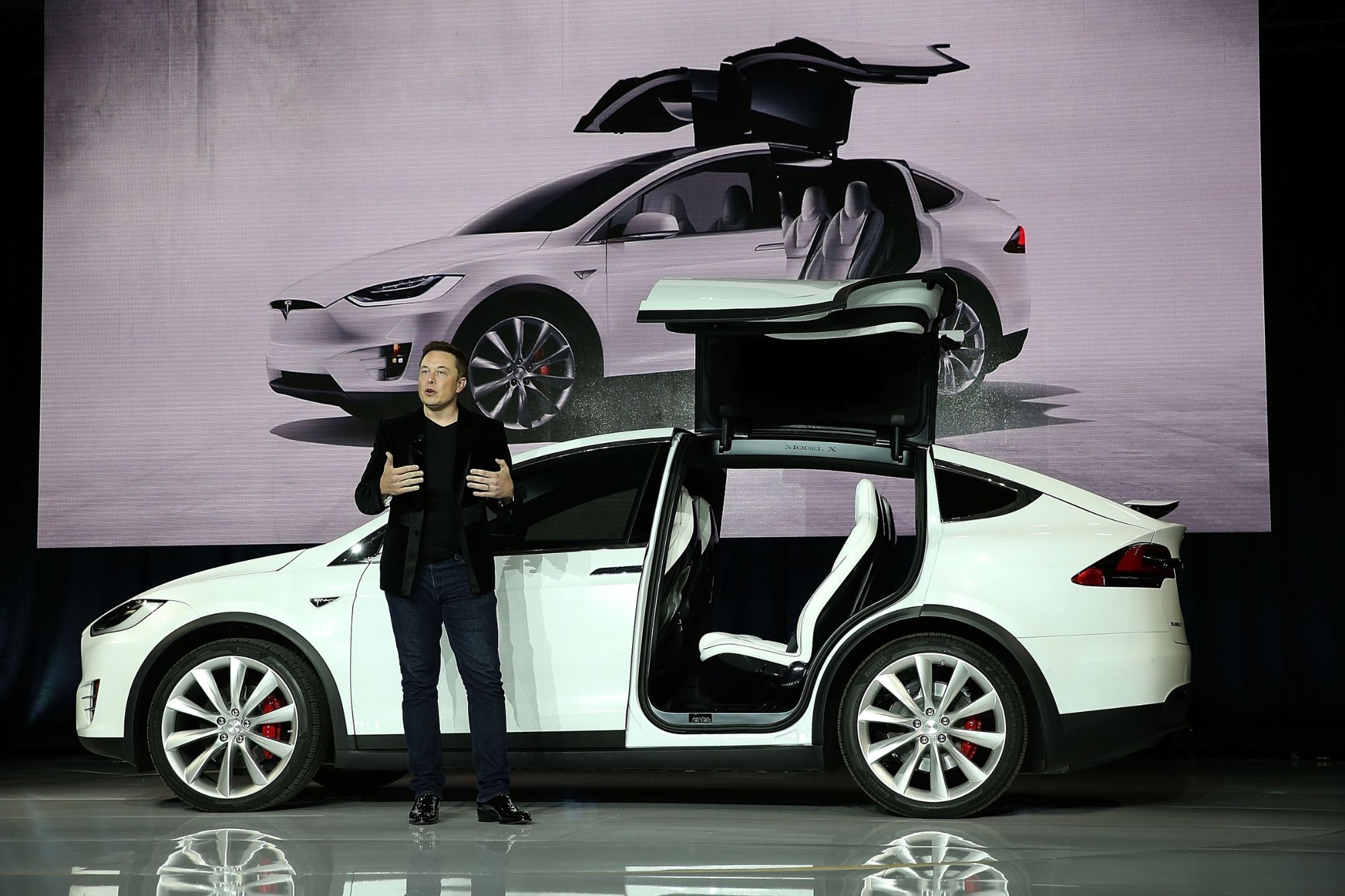 Tesla Ordered to Stop 'Deceptive Practices' on Cars' Self-Driving Capabilities in France or Face Thousands in Fines
