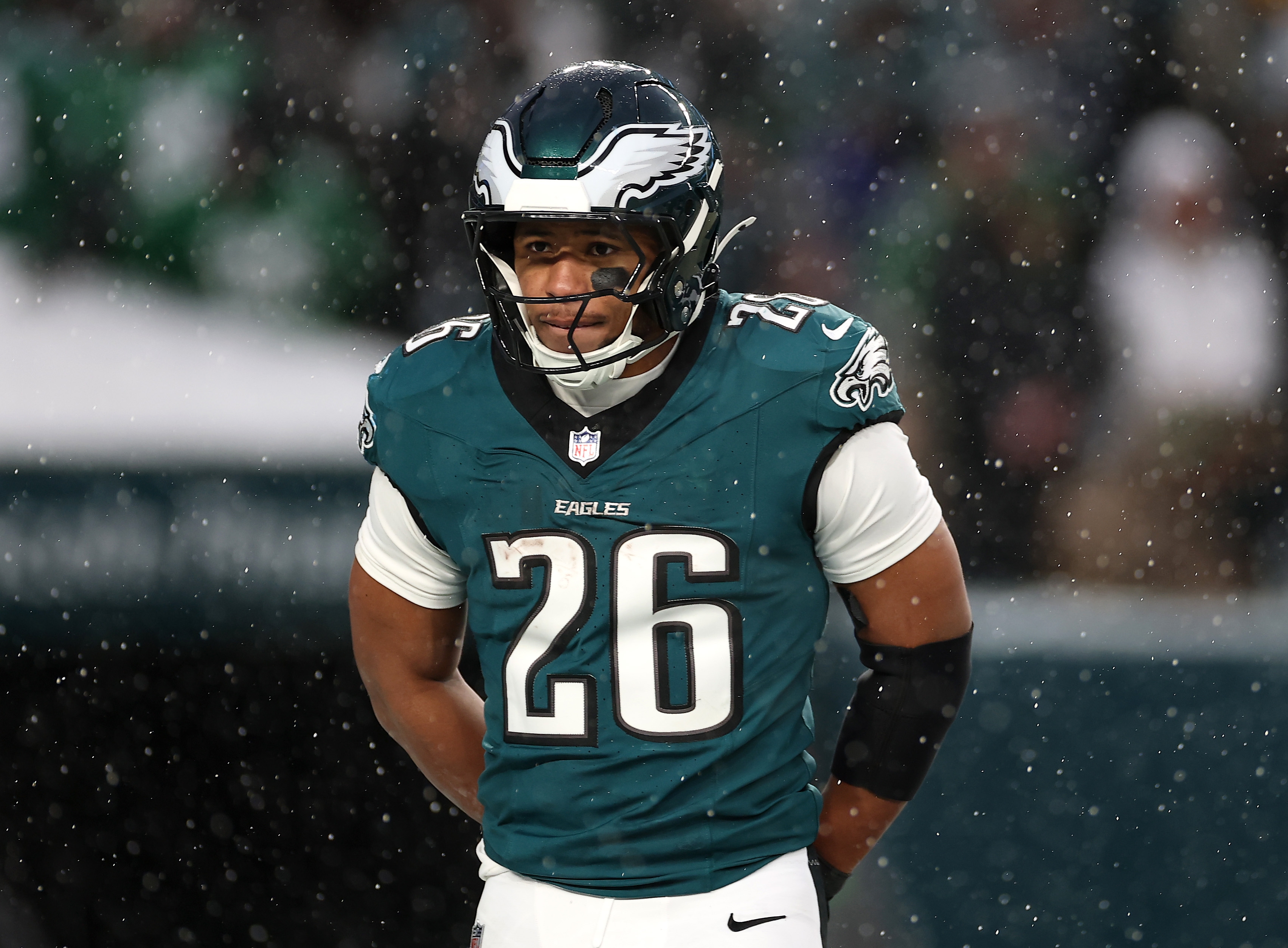 NFL Legend Sends Message to Eagles' Saquon Barkley