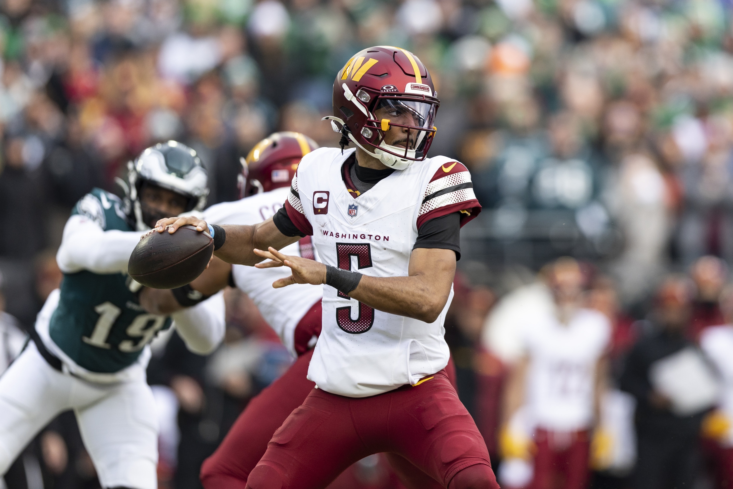 Former NFL QB Downplays Notion of Jayden Daniels Garnering MVP Buzz