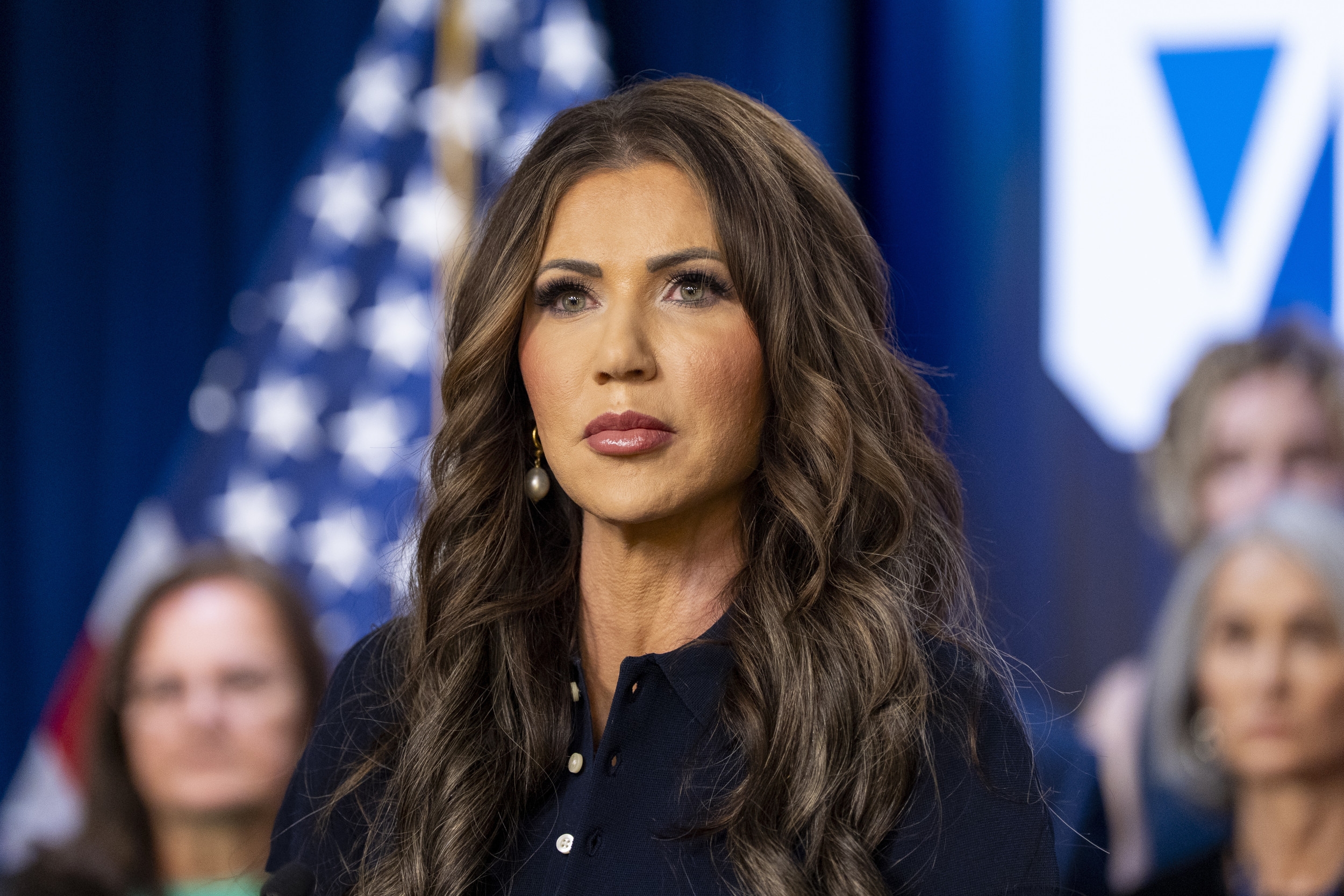 Man Arrested After Kristi Noem Purse With $3,000 Cash Stolen: Report