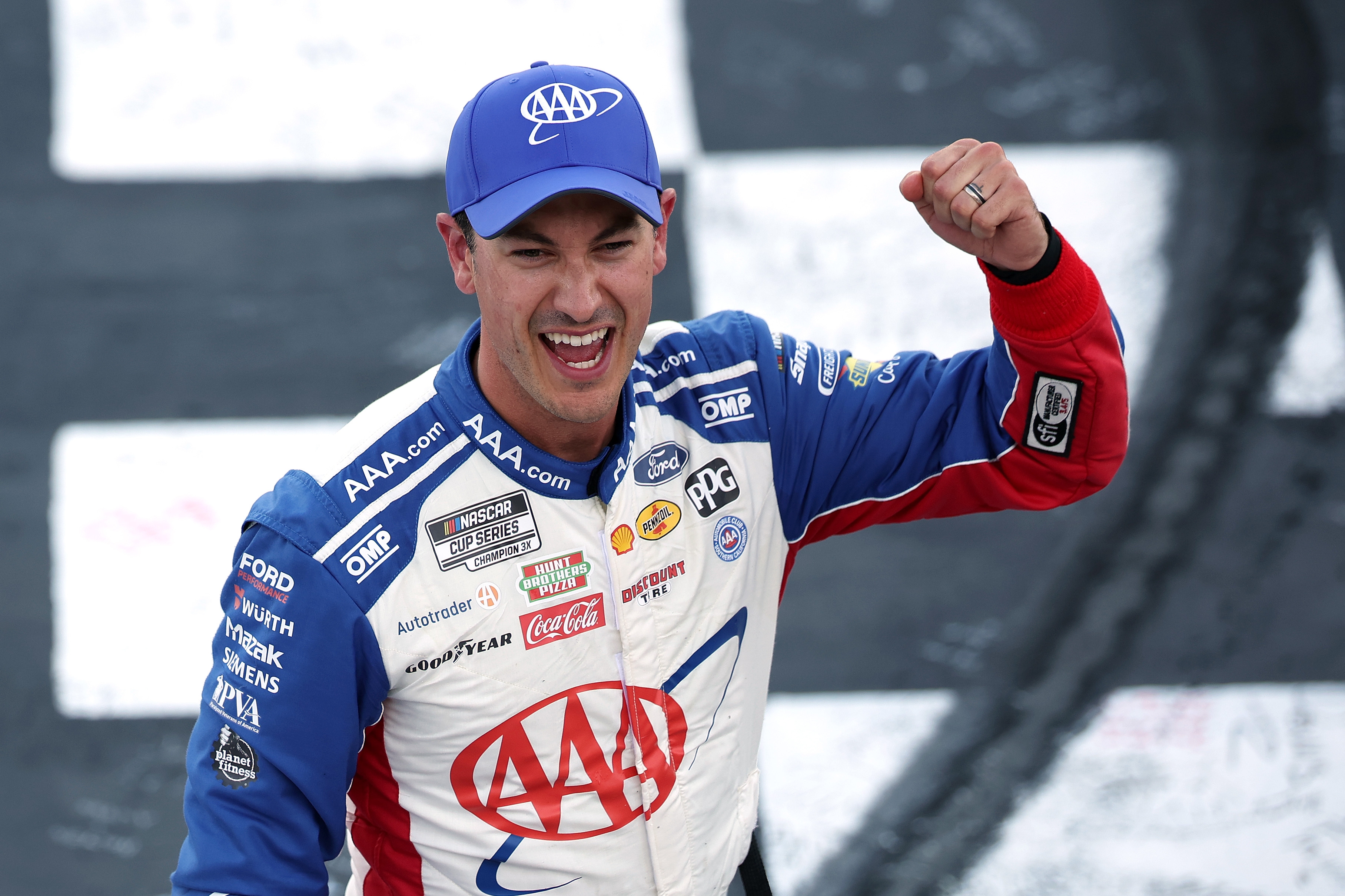 Joey Logano Baffled By Boos From NASCAR Fans: "Don't Think People Understand"