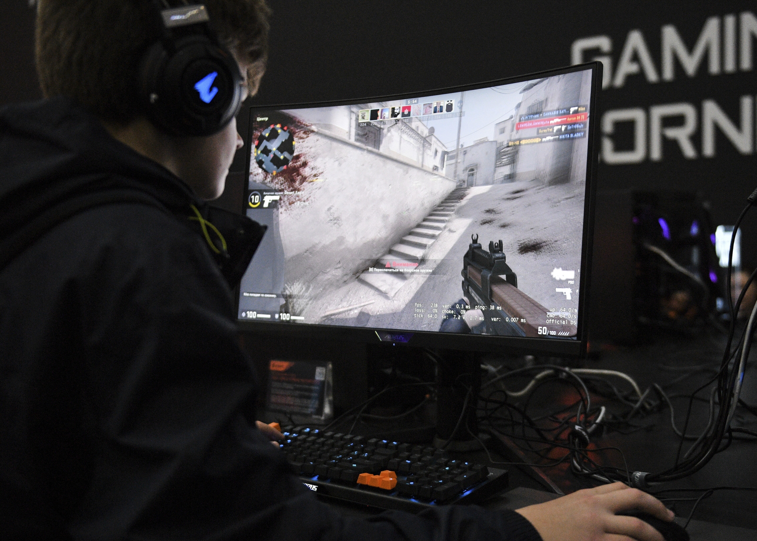 'Hero' Teen Gamer Thwarts 'Mass Casualty' Attack on California School