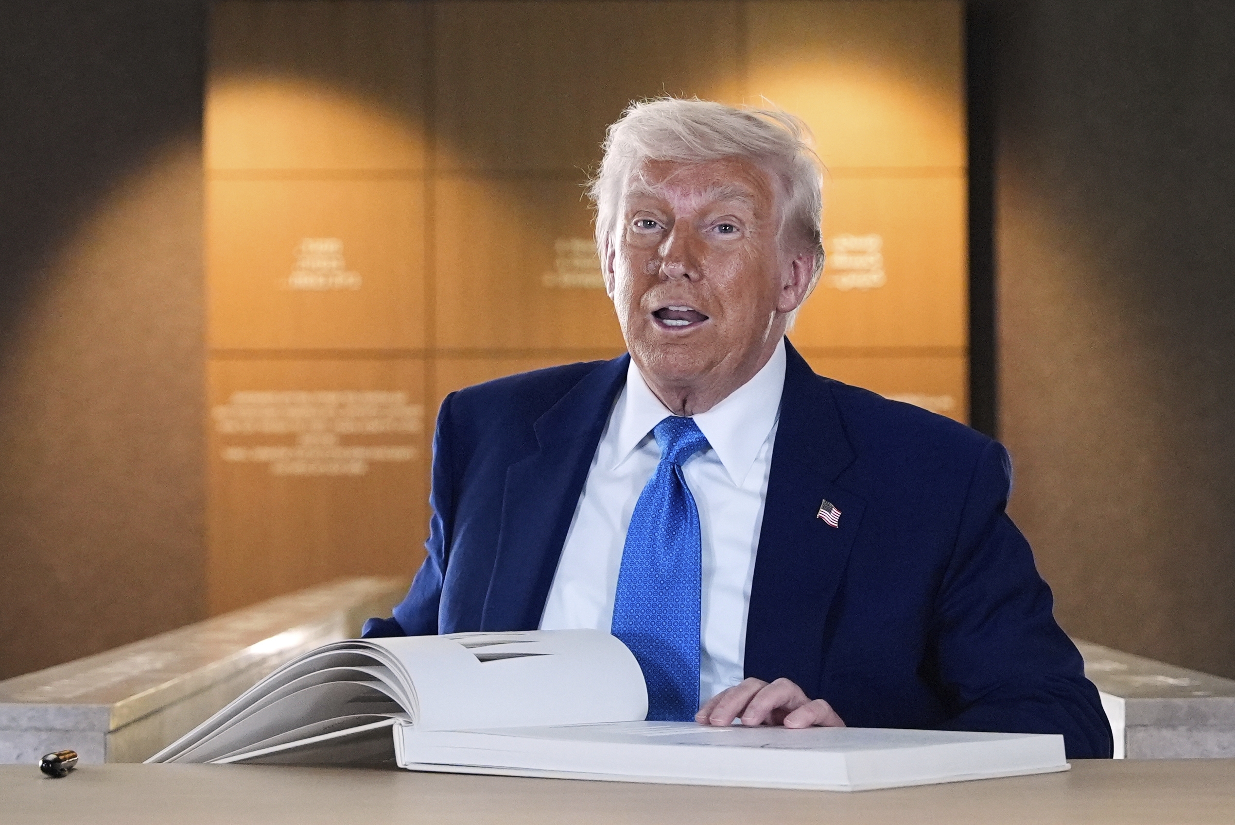 Donald Trump Score Major Polling Boost Over Economy