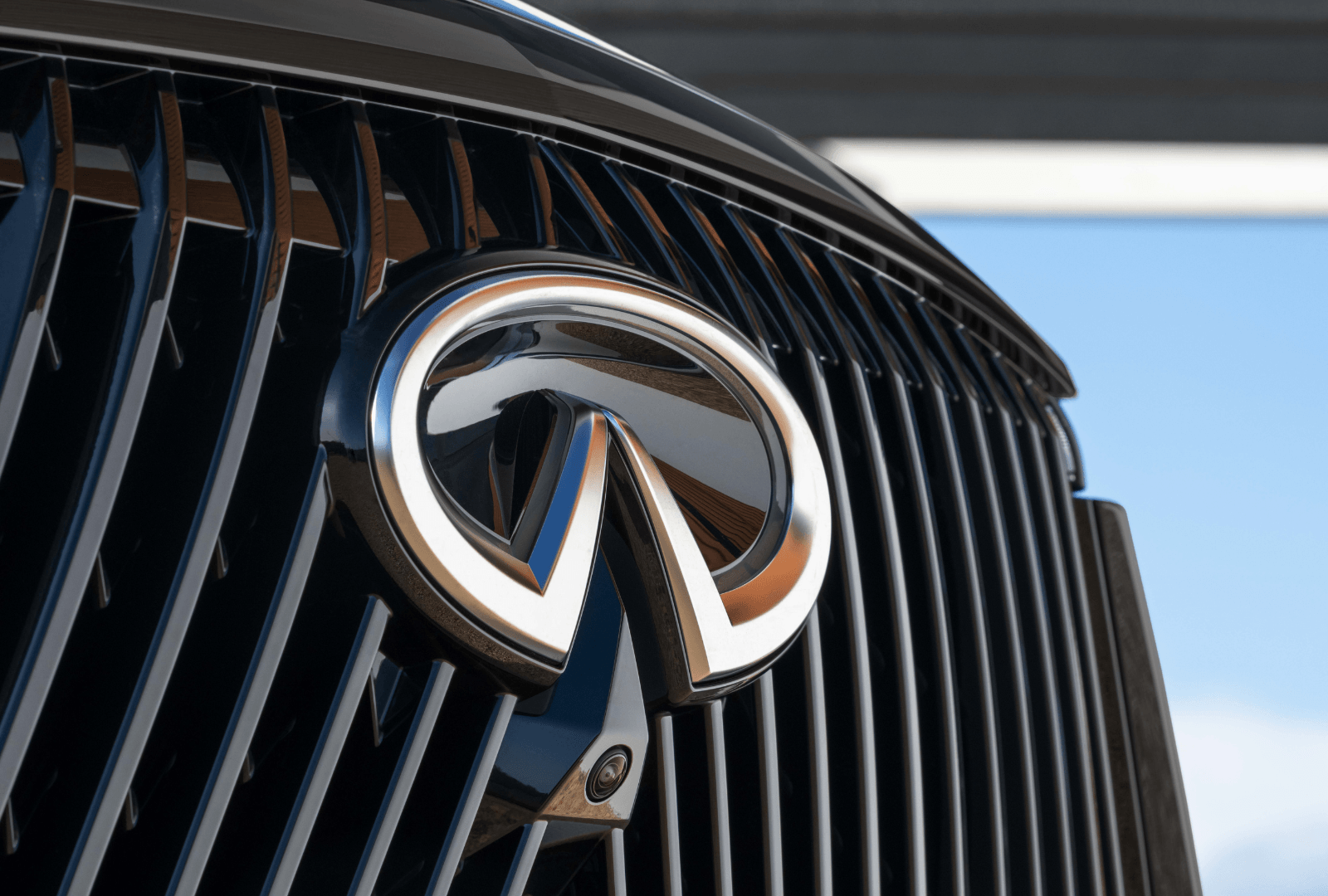 As Its Parent Company Stumbles, Infiniti Hopes to Shine