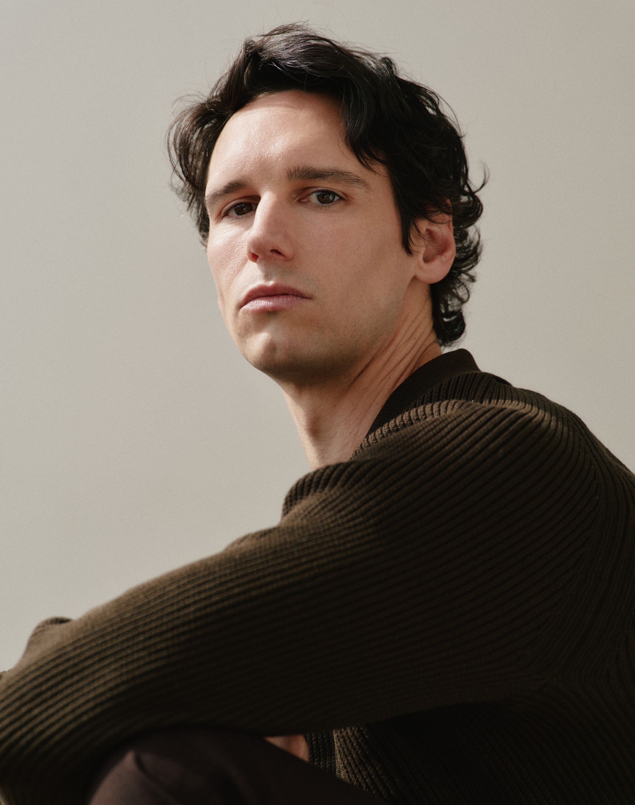 Cory Michael Smith Embraces Chaos in Jesse Armstrong's 'Mountainhead'