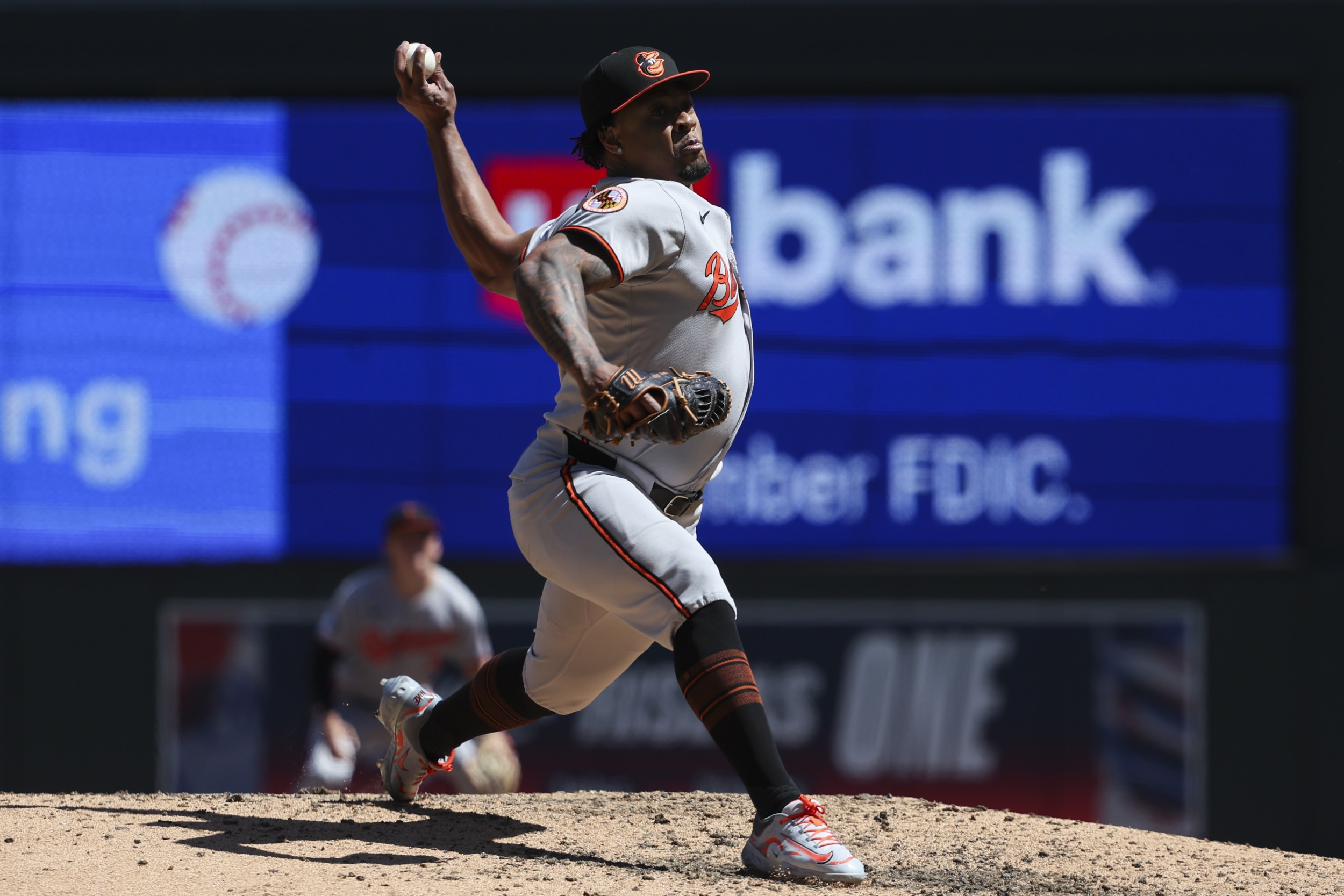 Dodgers Urged to Acquire All-Star Reliever in Trade