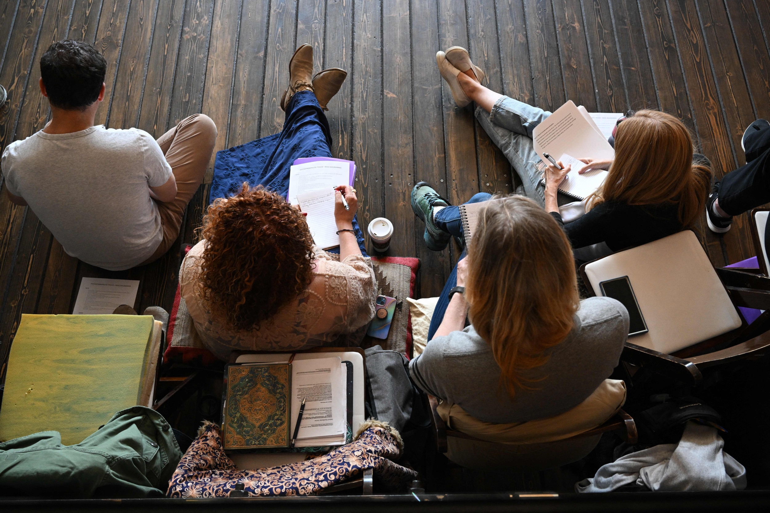 Gen Z More Likely Than Boomers to Say People in Therapy Are 'Mentally Weak'