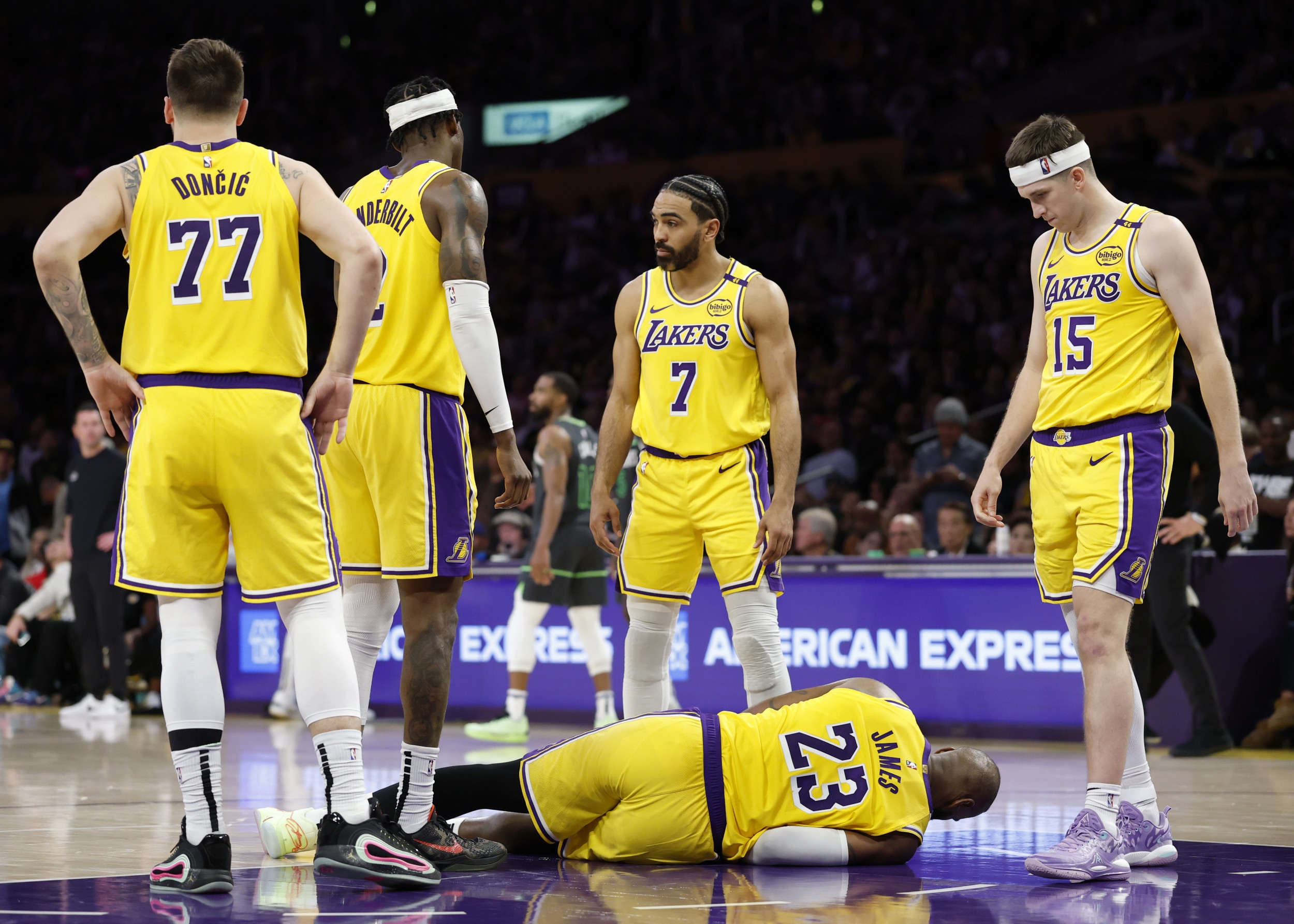 Lakers Trade Package for Star Center Reportedly Revealed