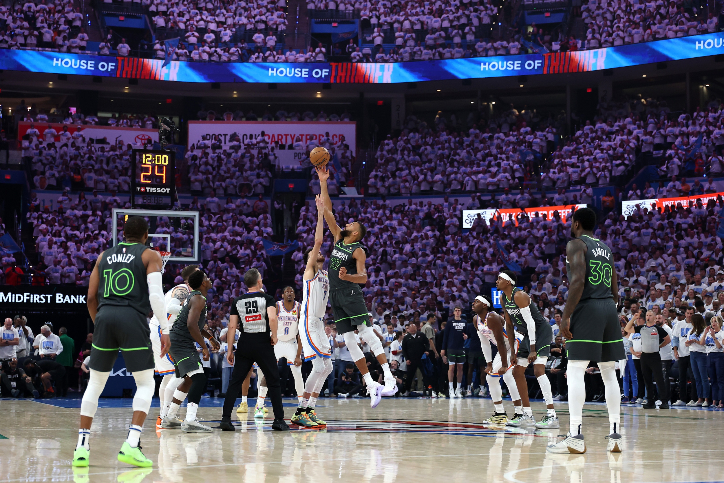 DraftKings Promo Code: New Offer Gets $300 Bonus for NBA Playoffs, MLB, NHL
