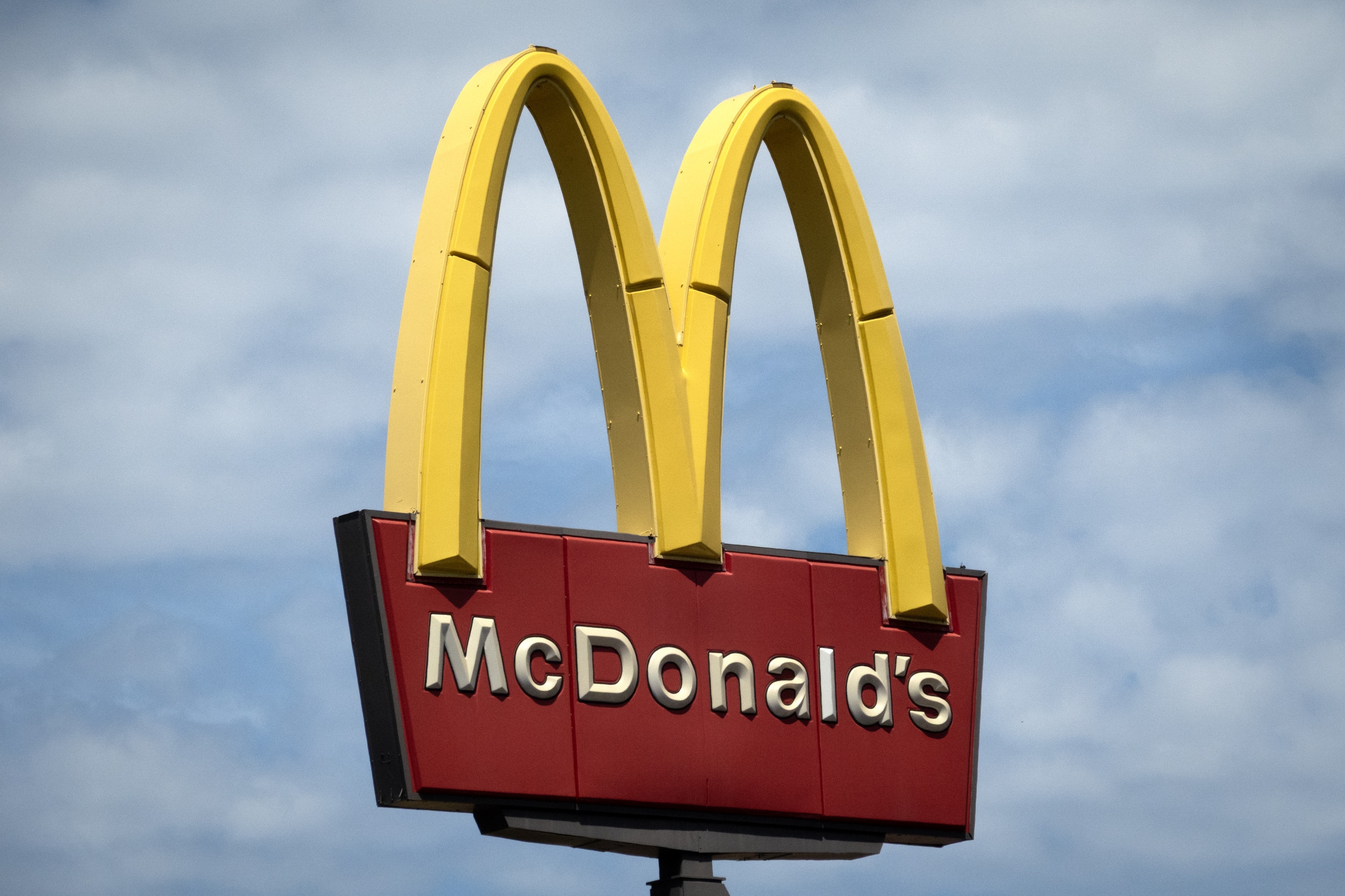 McDonald's Closes Restaurants, Scraps Starbucks Rival
