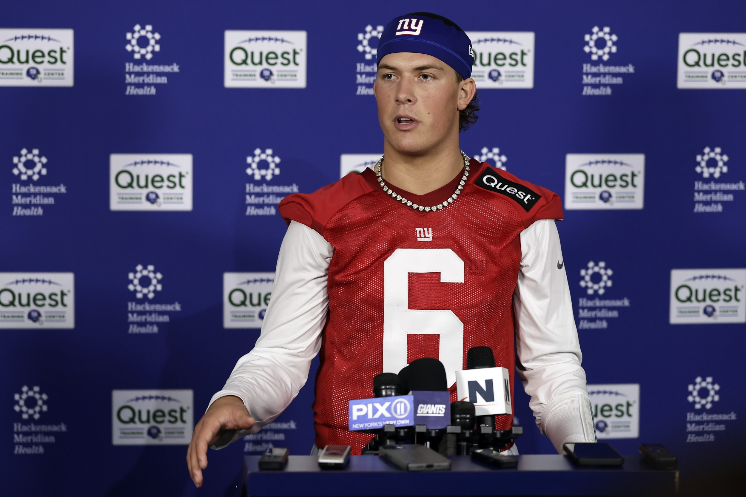Jaxson Dart Links With NY Giants Legend After Successful Spring