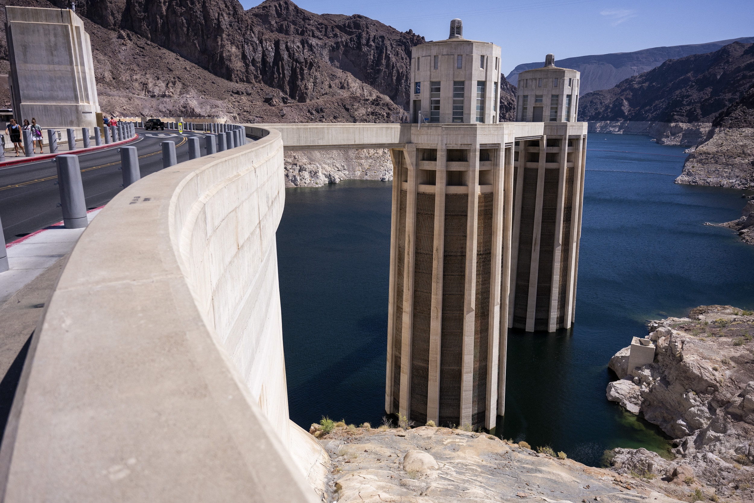 Lake Mead Warning Issued As People Told To Stay out of Sun