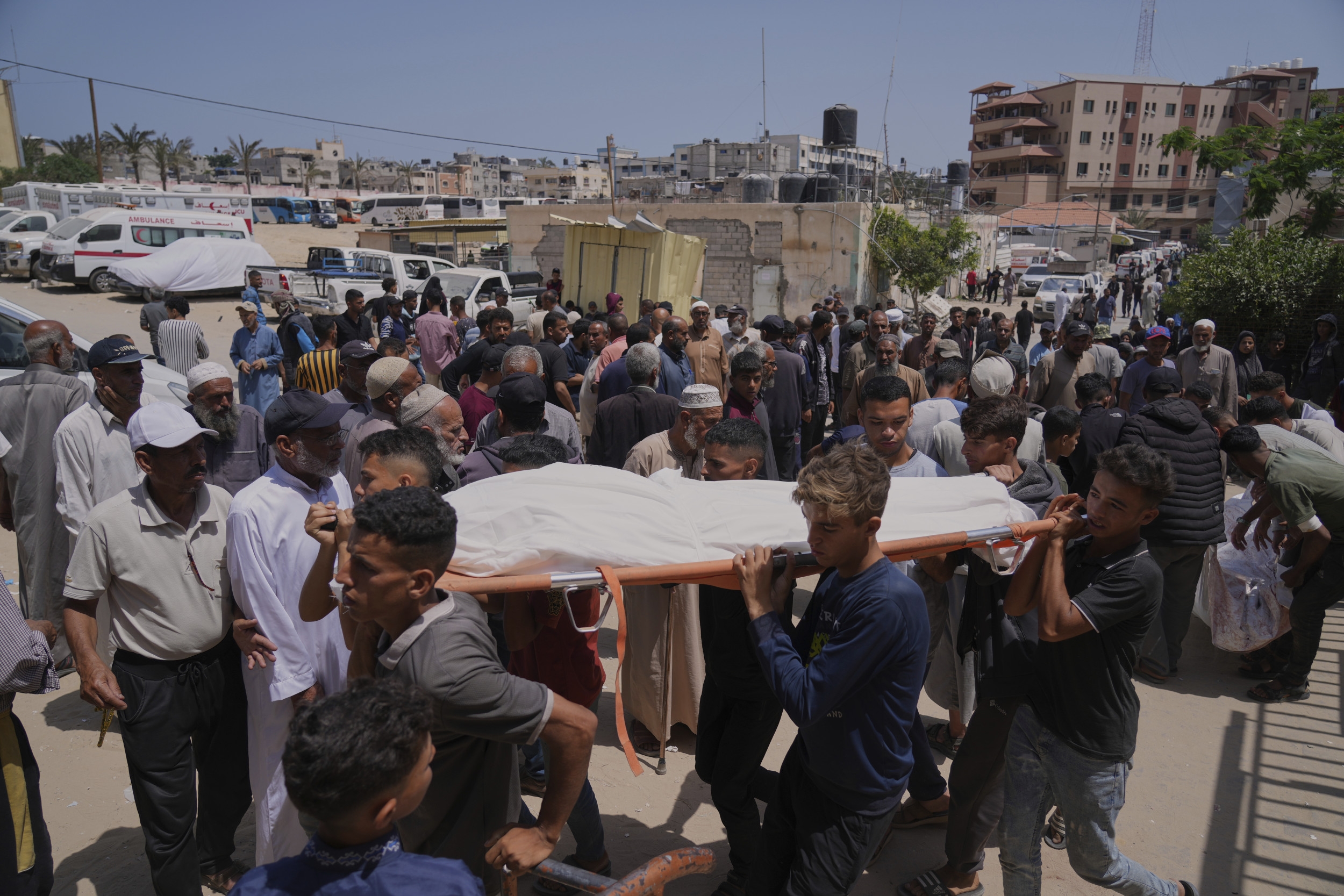 At Least 31 Dead After Israeli Troops Fired on Gaza Crowd, Witnesses Say