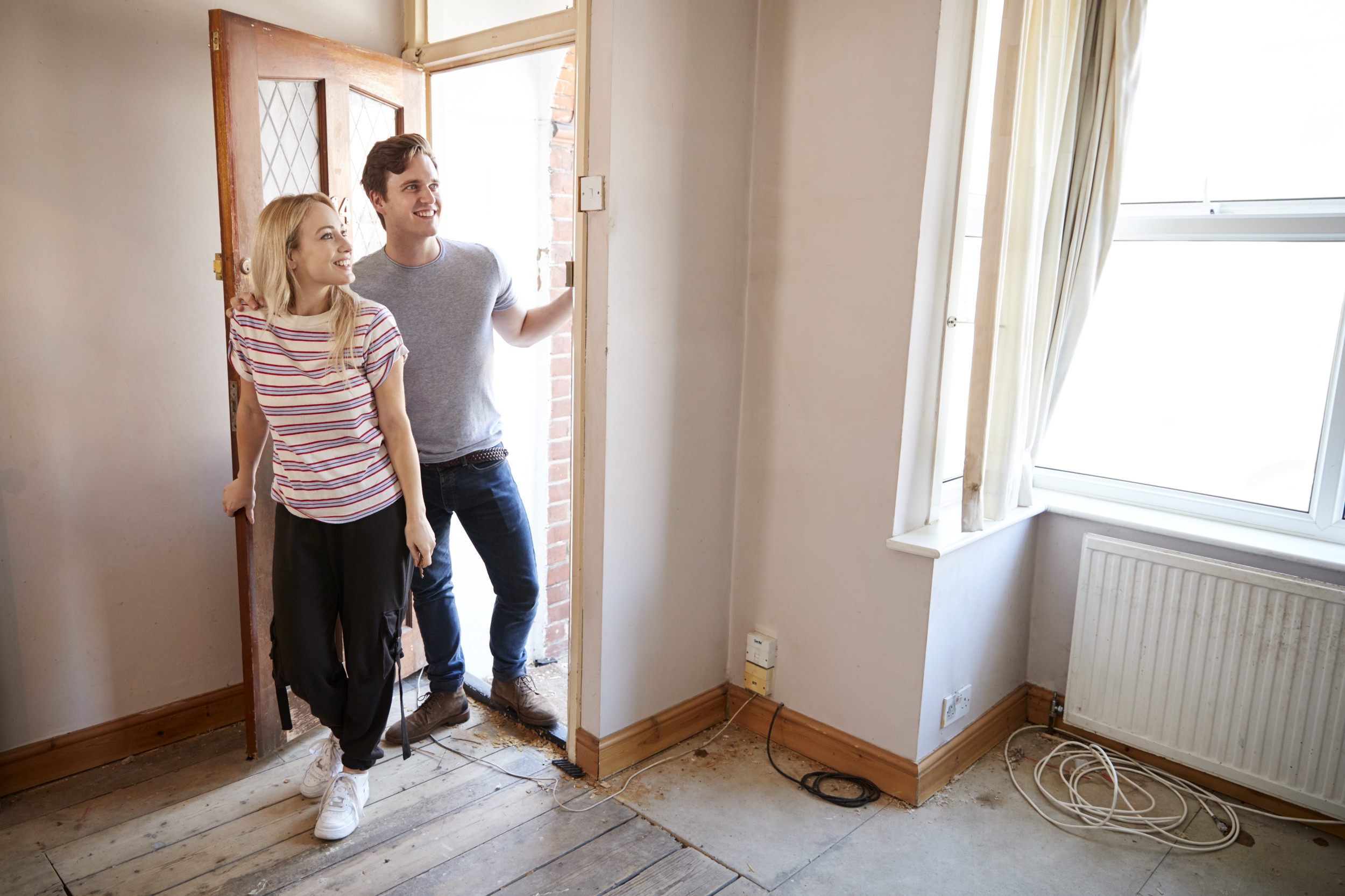 Shock at Hallway Discovery in Century-Old Home—'Won the Wall Lottery'