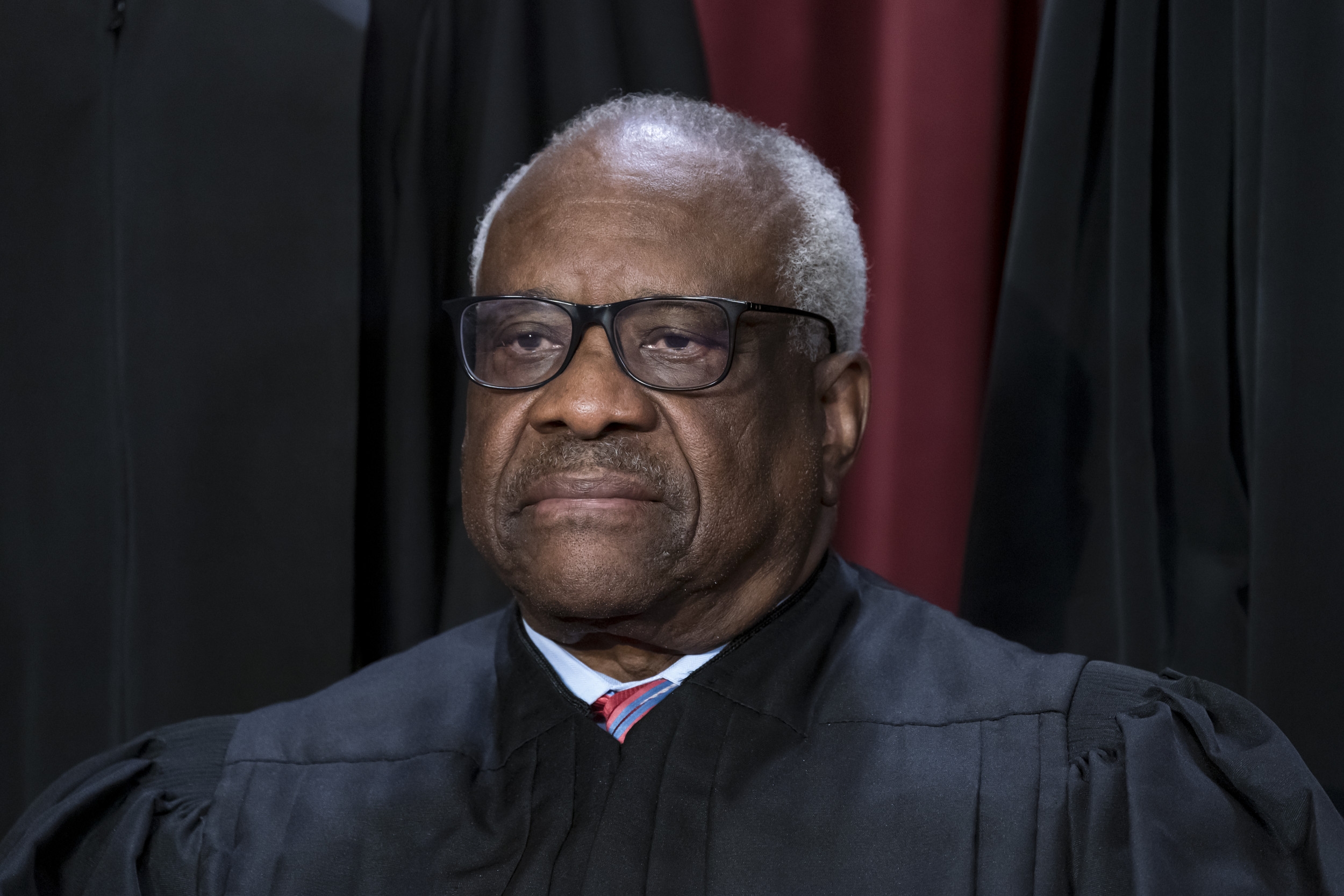 Could Clarence Thomas Delay Retirement Over Trump Picks? Experts Weigh In