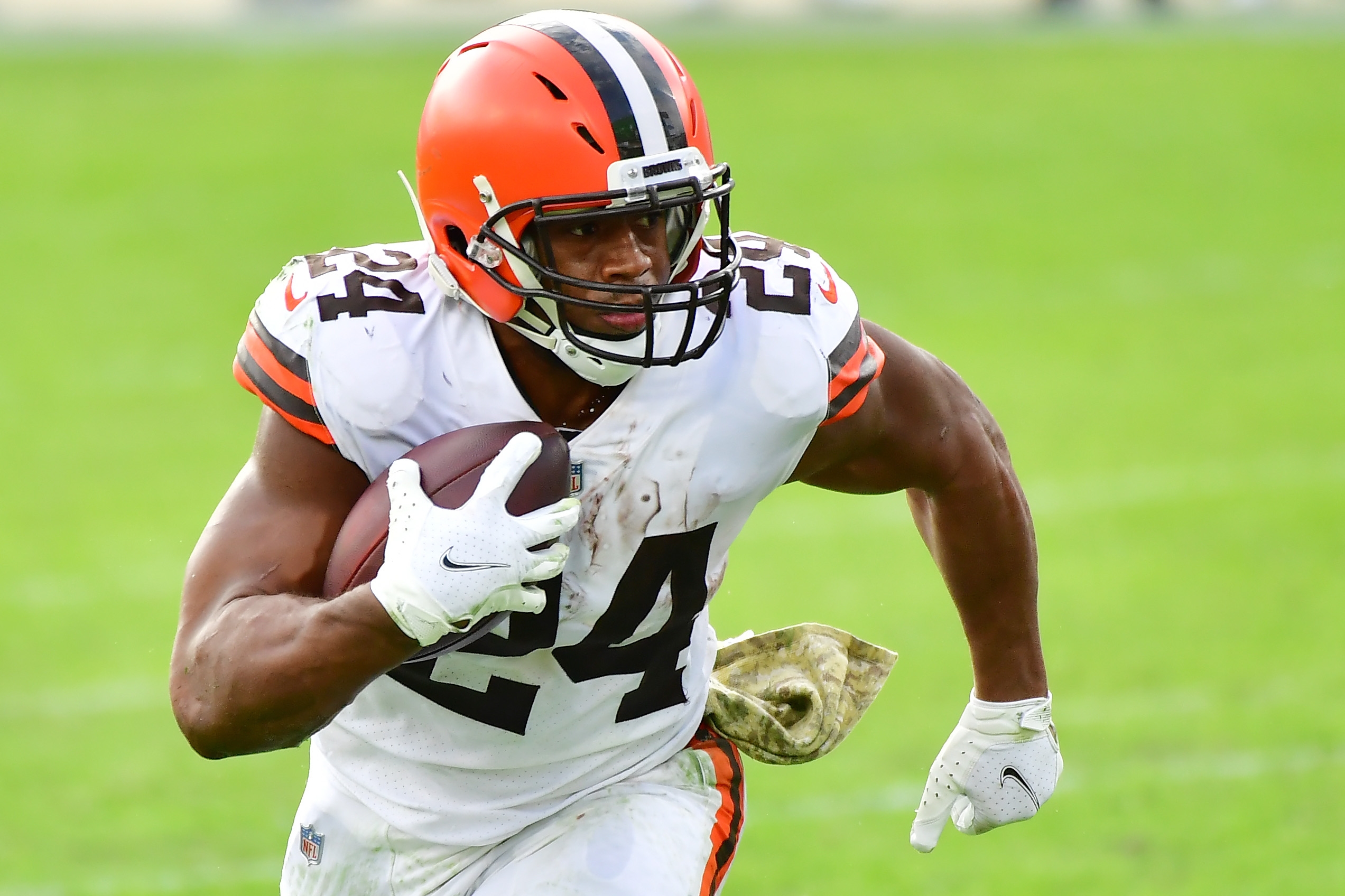 Former Browns RB Nick Chubb Linked to AFC Contender