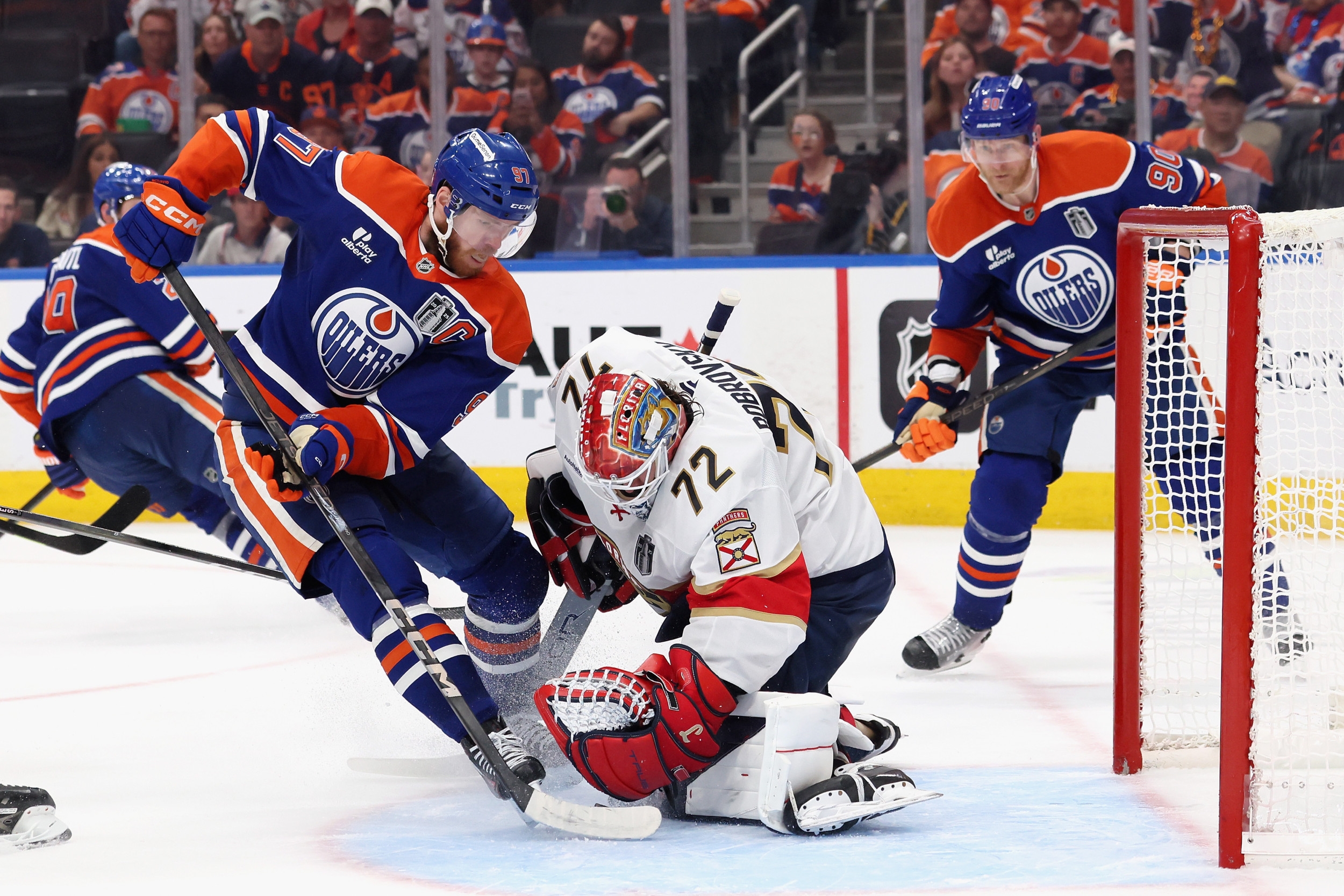 DraftKings Promo Code: Claim $300 Bonus For MLB, Oilers-Panthers Cup Final