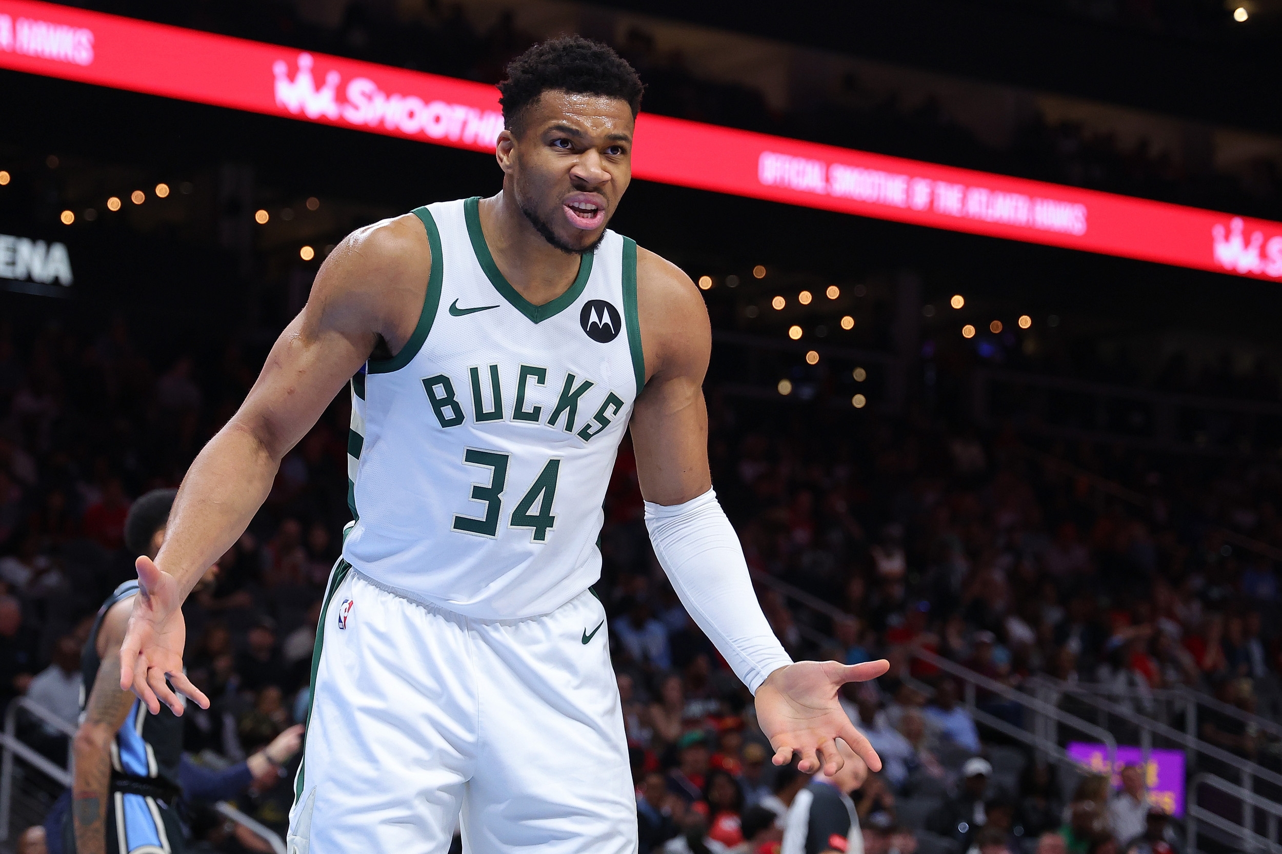 Bucks' Giannis Antetokounmpo Receives Massive Update Amid Trade Rumors
