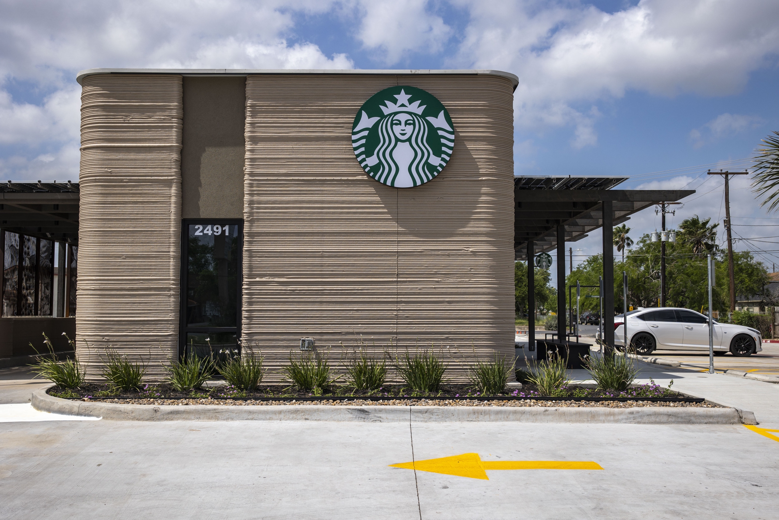 Starbucks Will Pay Up to $136,000 for New Job to Travel the World